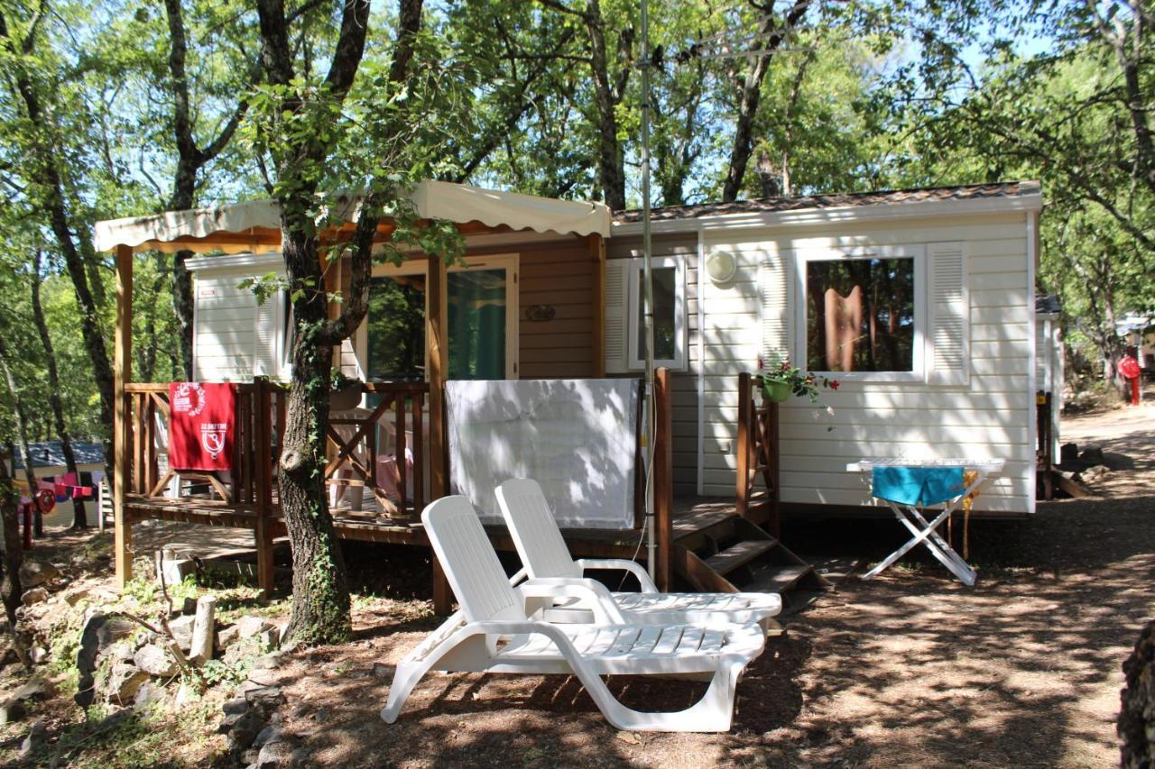 Camping Le Parc Saint-Paul-en-Forêt Exteriör bild