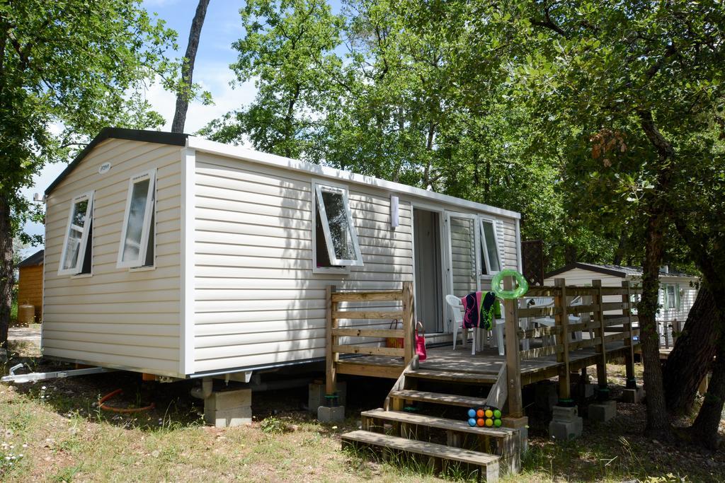 Camping Le Parc Saint-Paul-en-Forêt Exteriör bild